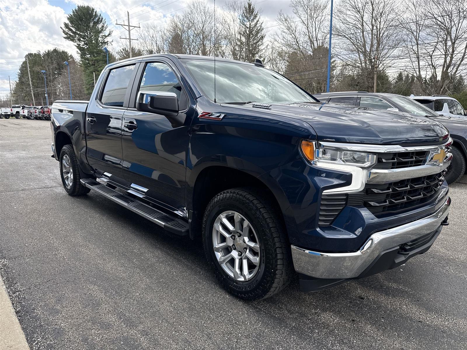 2023 Chevrolet Silverado 1500 LT - 1