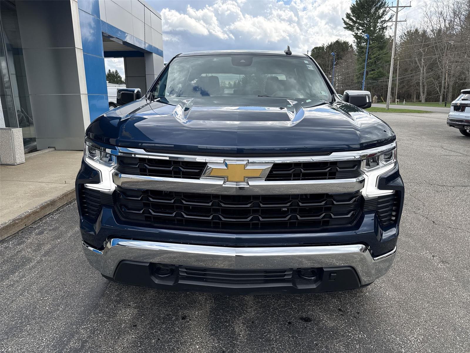 2023 Chevrolet Silverado 1500 LT - 2