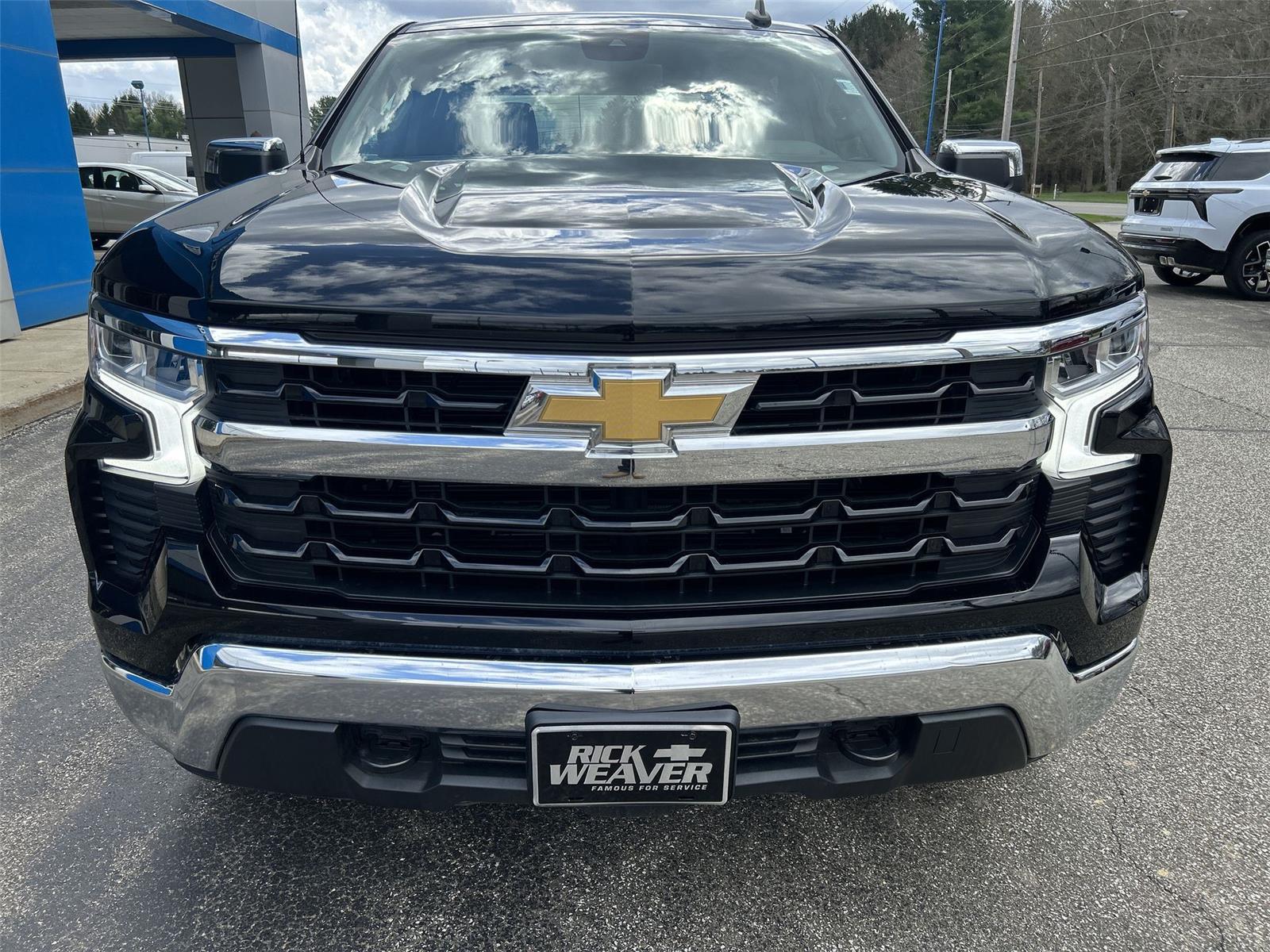 2023 Chevrolet Silverado 1500 LT - 2