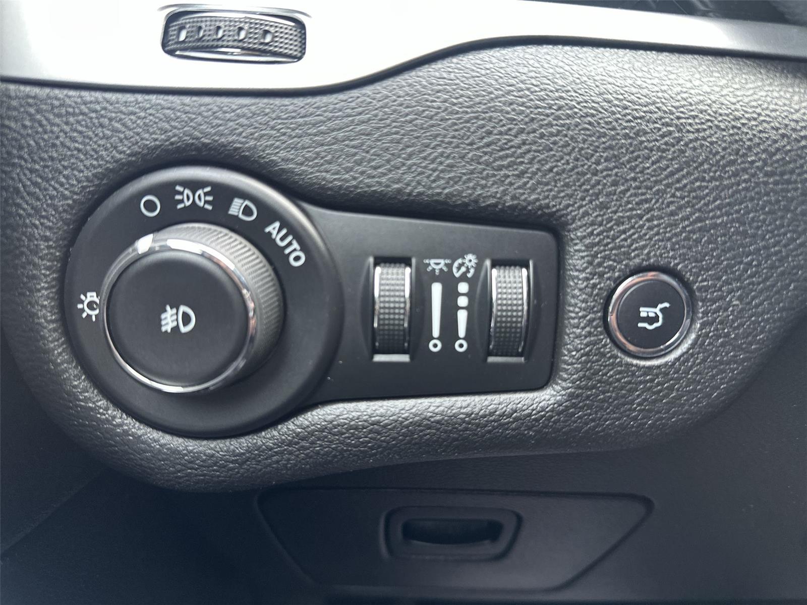 2018 Jeep Cherokee Latitude Plus at Lake View Ford