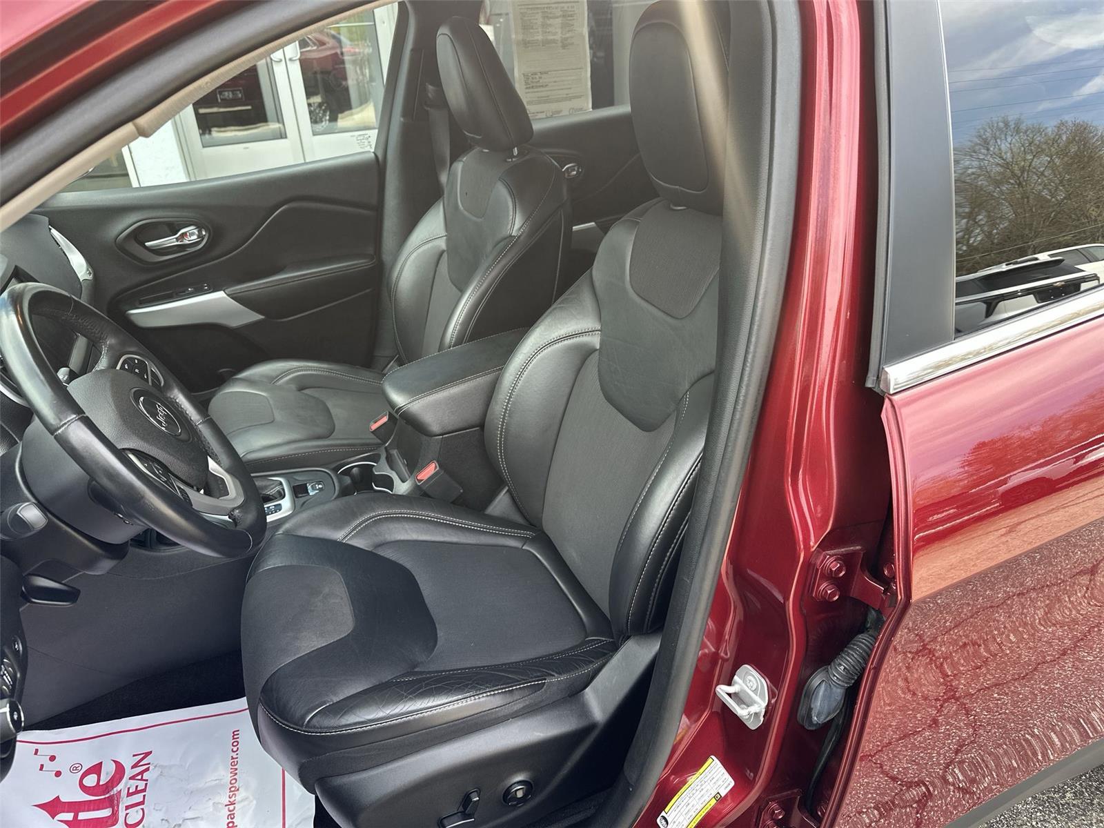 2018 Jeep Cherokee Latitude Plus at Lake View Ford
