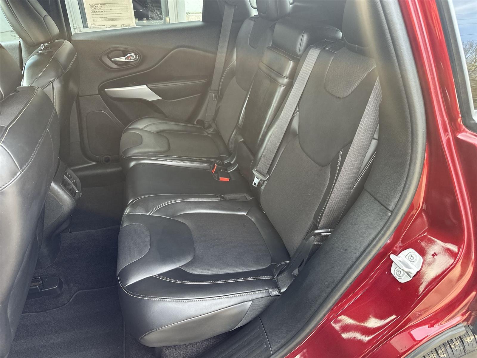 2018 Jeep Cherokee Latitude Plus at Lake View Ford