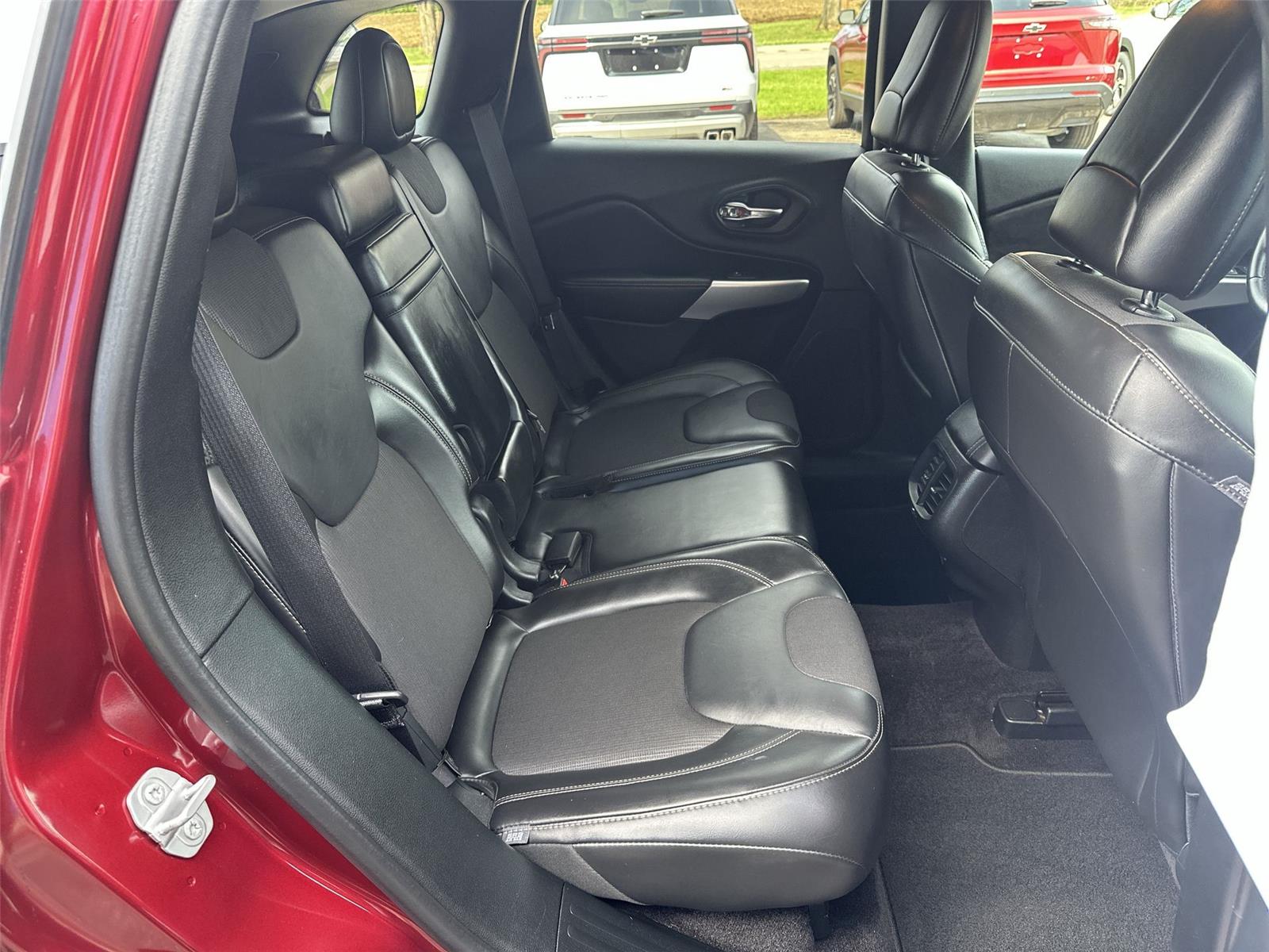 2018 Jeep Cherokee Latitude Plus at Lake View Ford