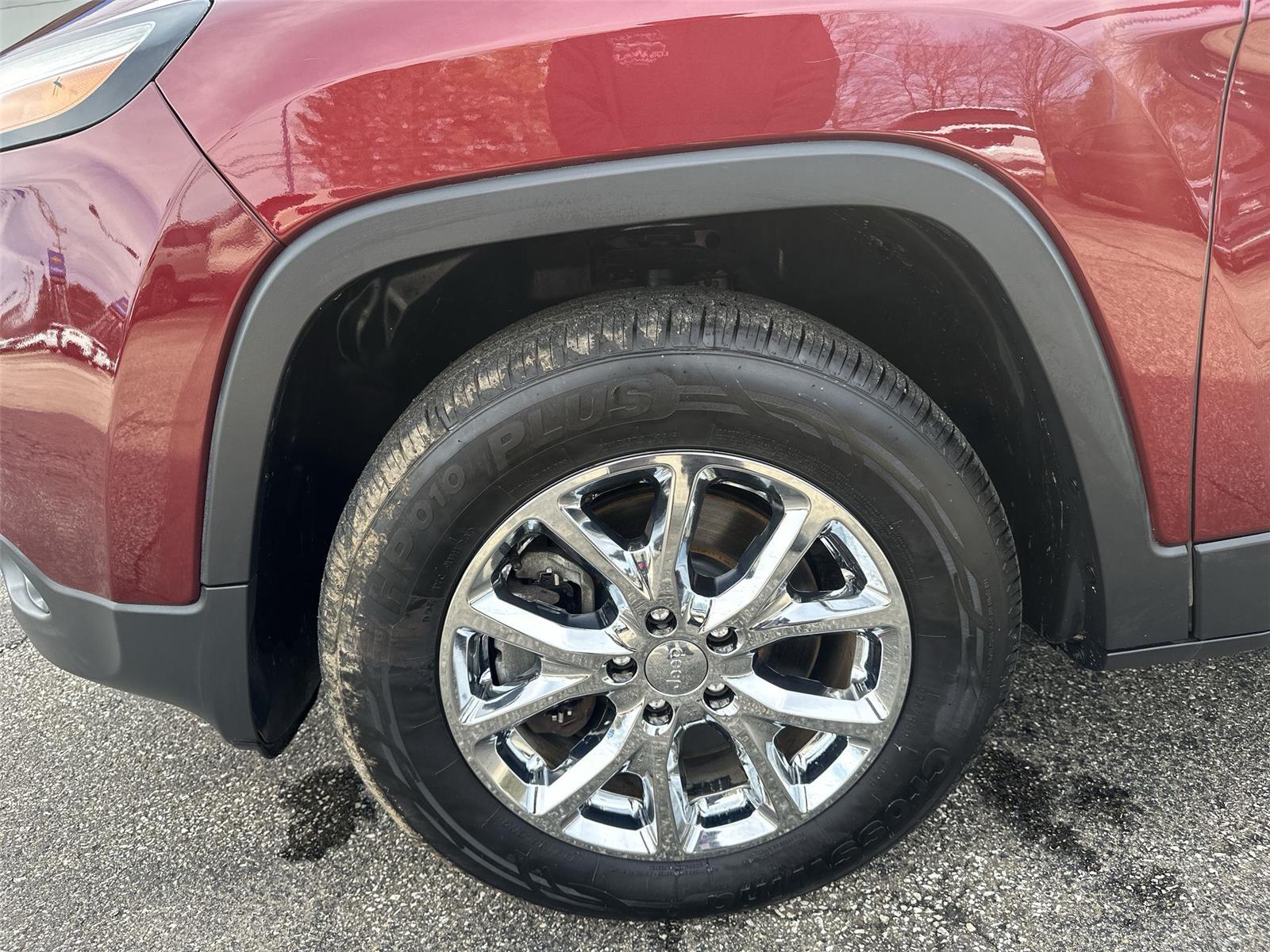 2018 Jeep Cherokee Latitude Plus at Lake View Ford