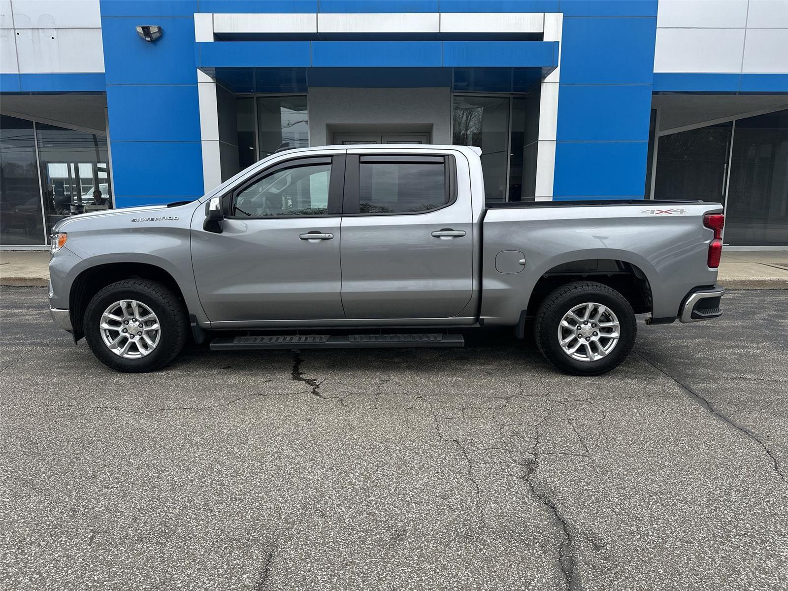2024 Chevrolet Silverado 1500 LT - 4