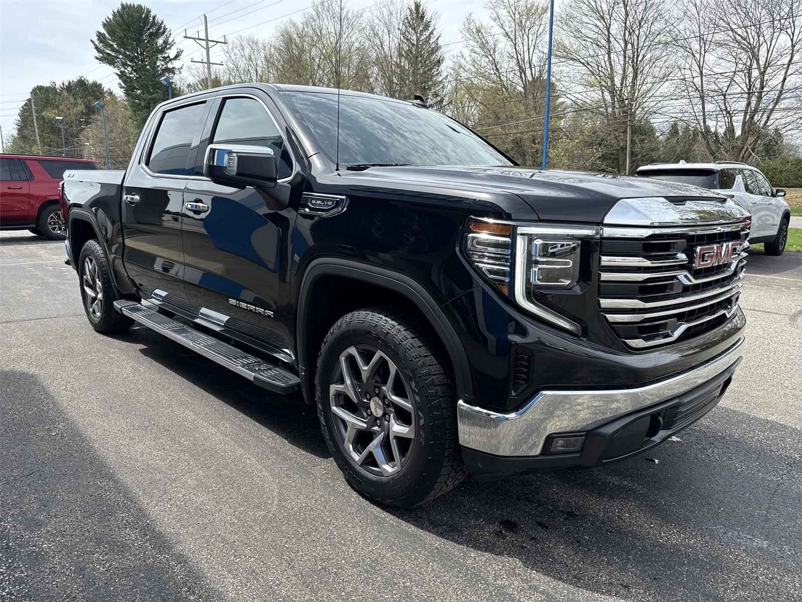 2022 GMC Sierra 1500 SLT - 1