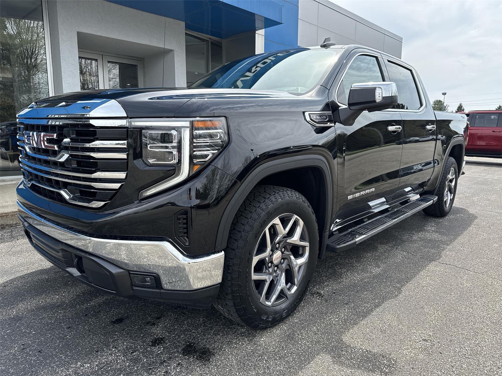 2022 GMC Sierra 1500 SLT - 3