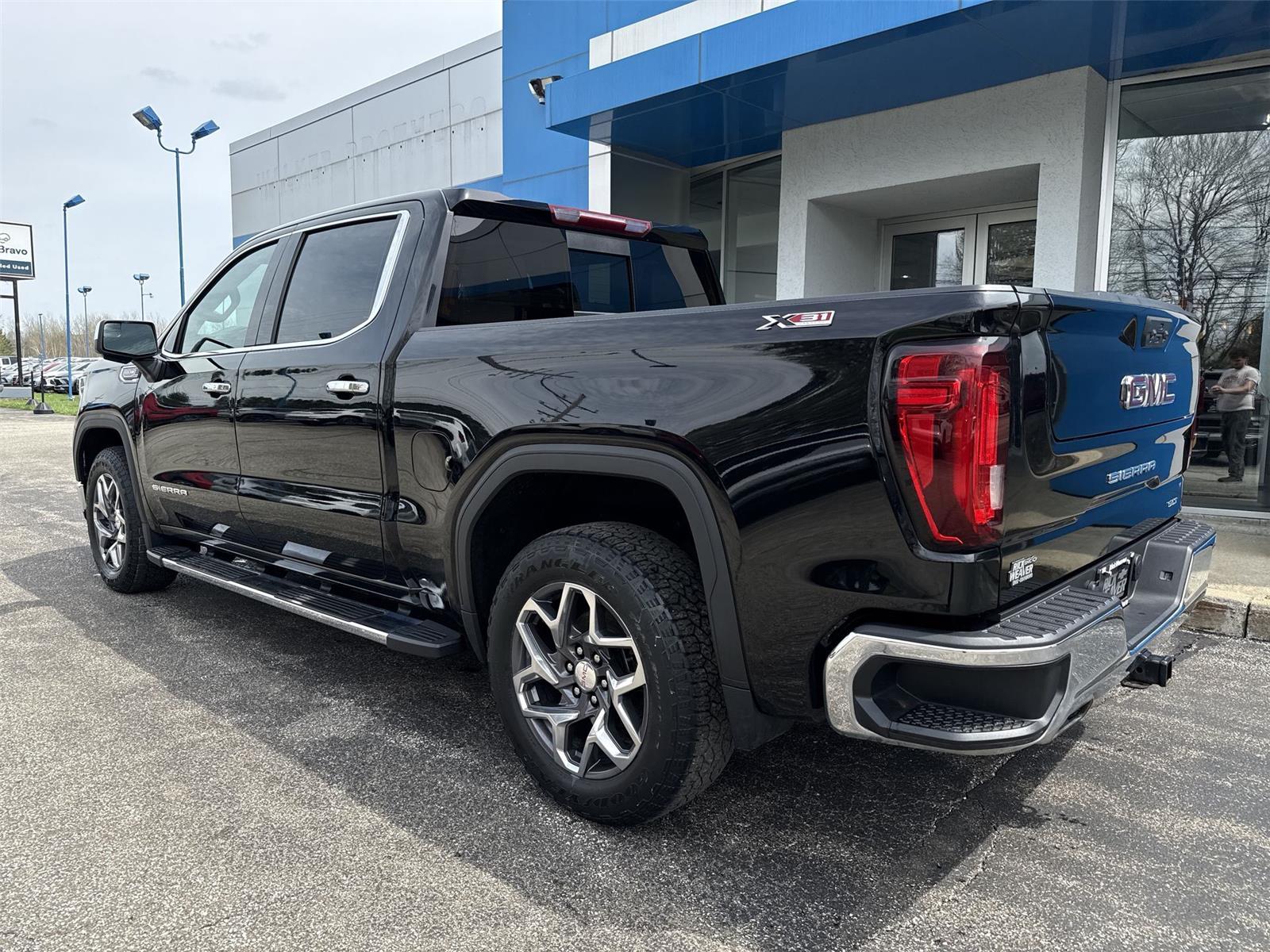2022 GMC Sierra 1500 SLT - 5