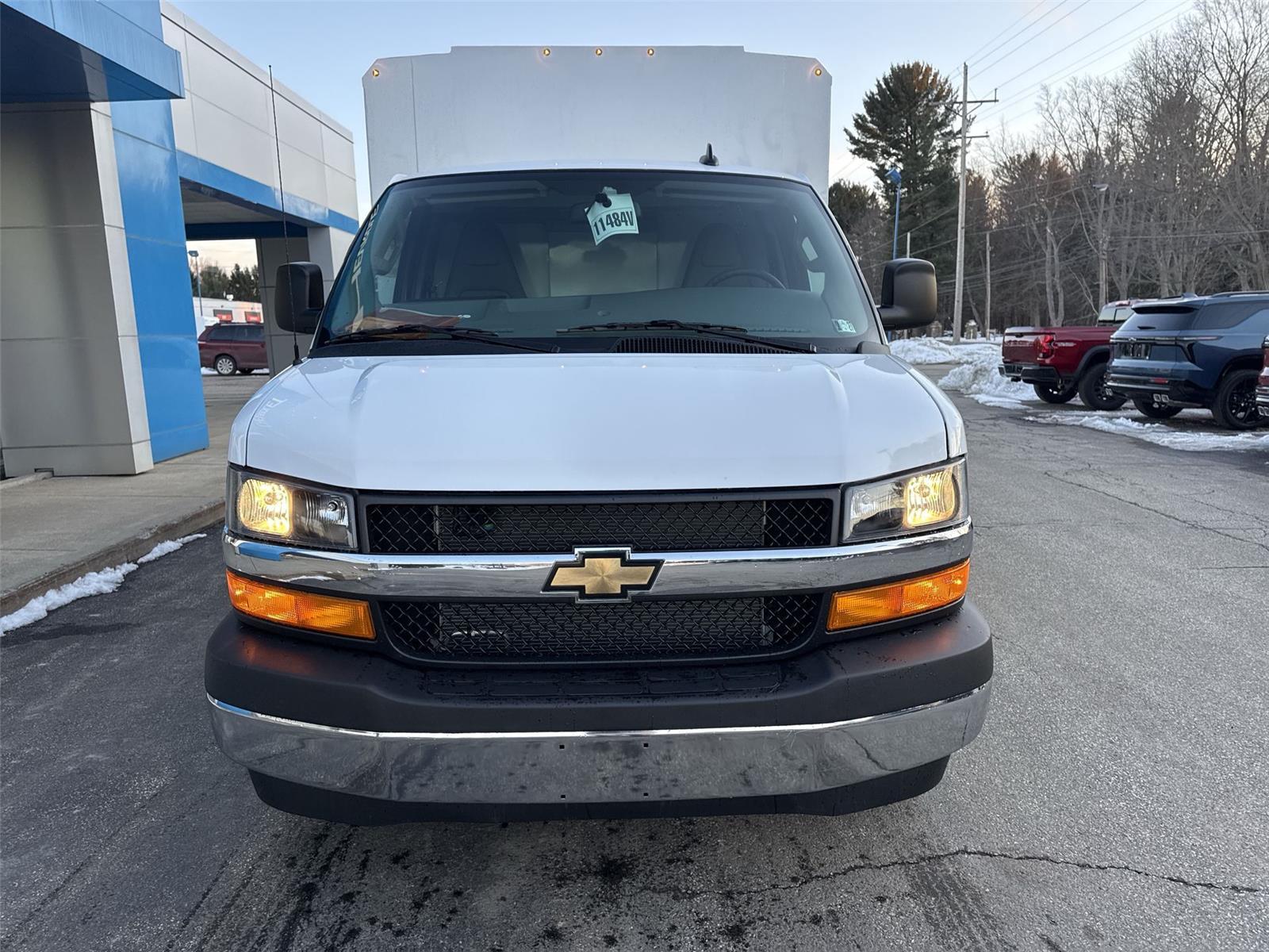 2026 Chevrolet Express Cutaway 3500 VAN 139 - 2