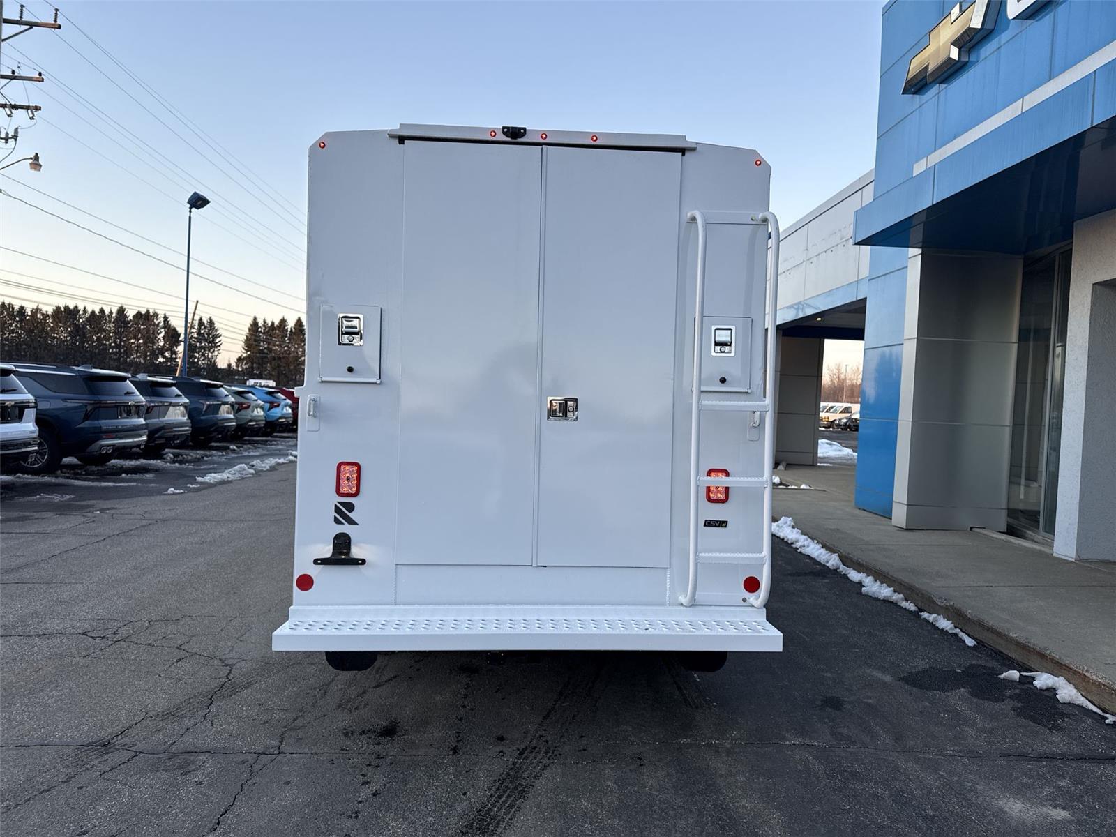 2026 Chevrolet Express Cutaway 3500 VAN 139 - 6
