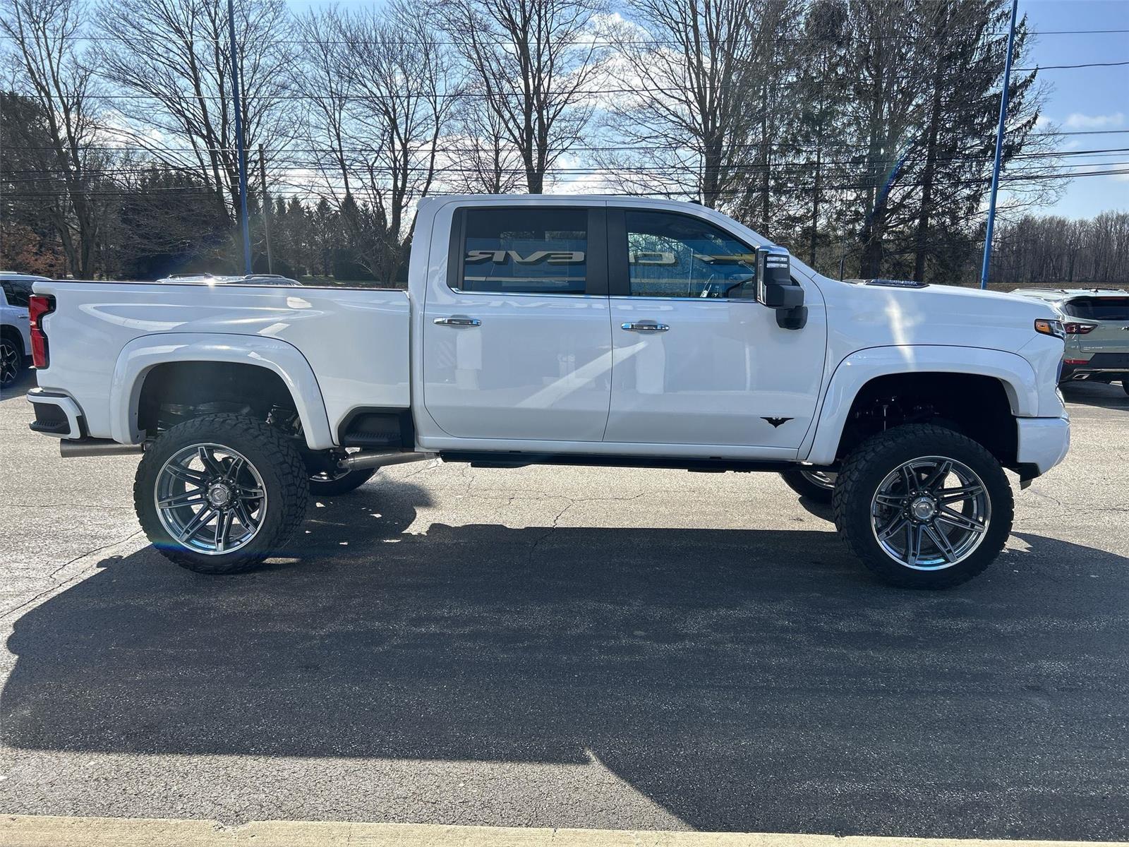 2025 Chevrolet Silverado 2500HD LT - 8
