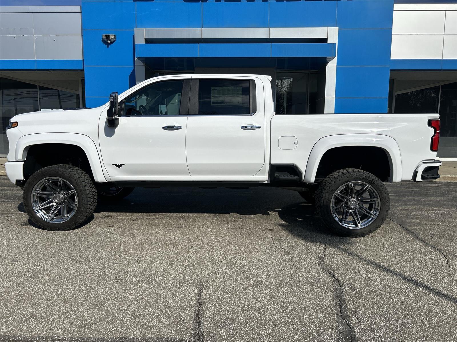 2025 Chevrolet Silverado 2500HD LT - 4