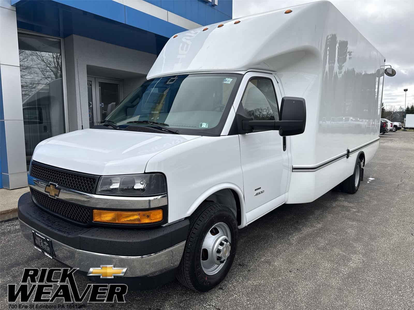 2026 Chevrolet Express Commercial Cutaway 4500 VAN 177 - 0