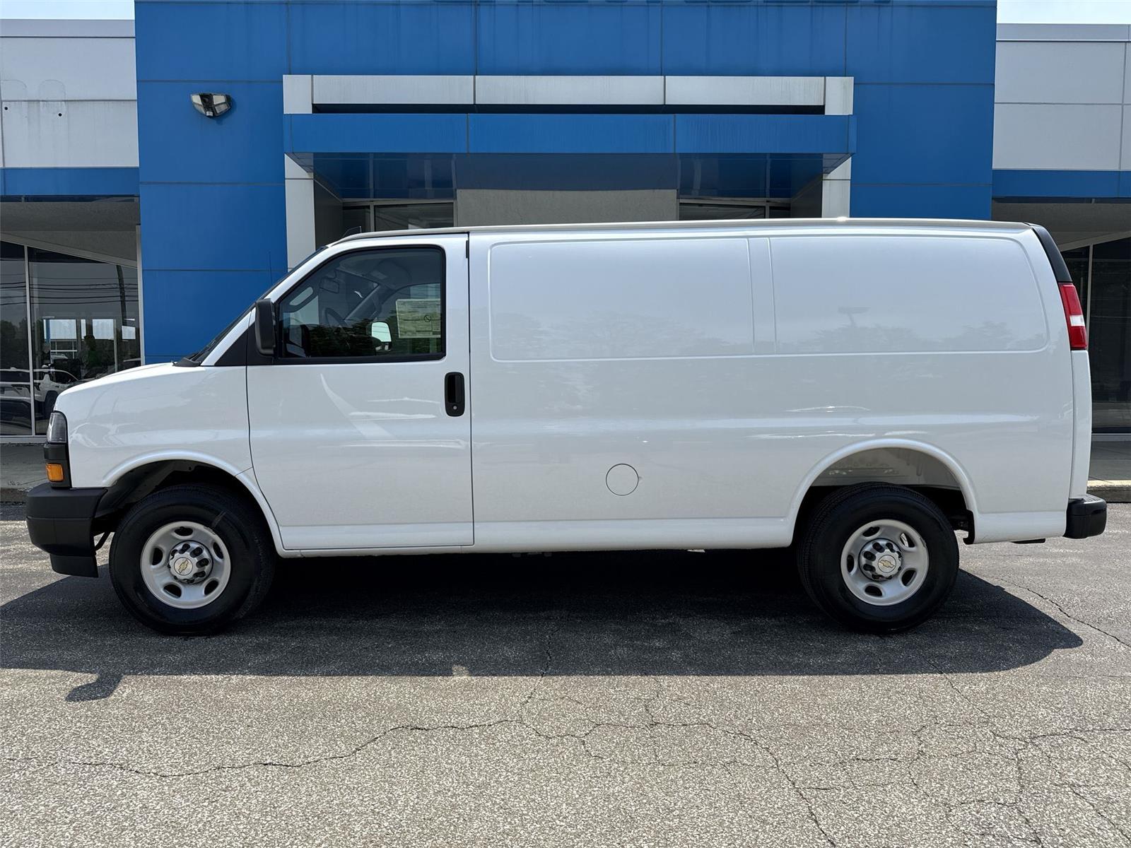 2025 Chevrolet Express Cargo Van RWD 2500 135 - 4