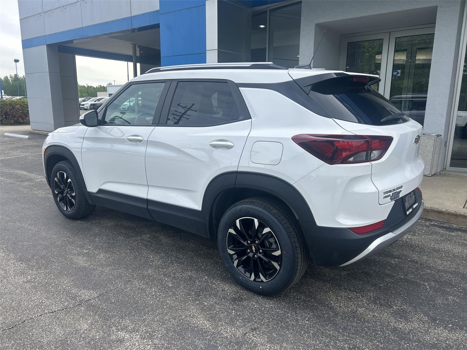 2023 Chevrolet Trailblazer LT - 3