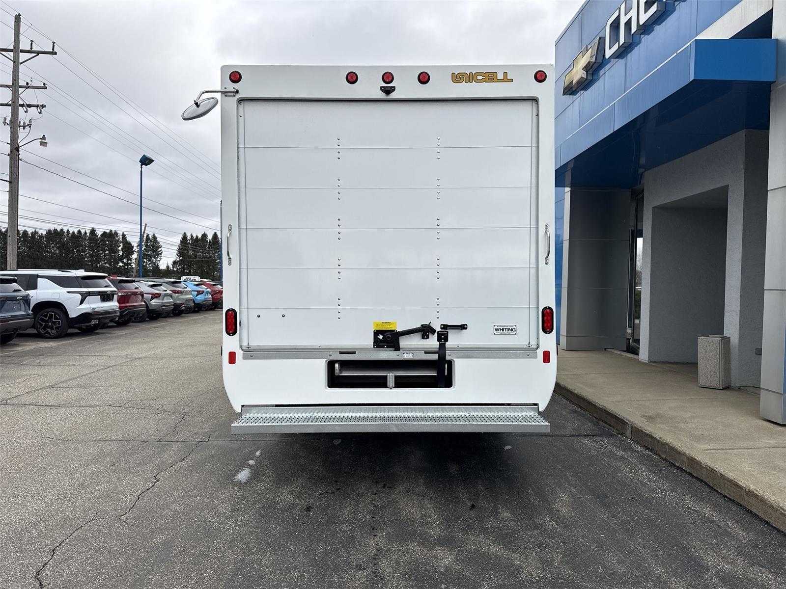 2026 Chevrolet Express Commercial Cutaway 4500 VAN 177 - 6