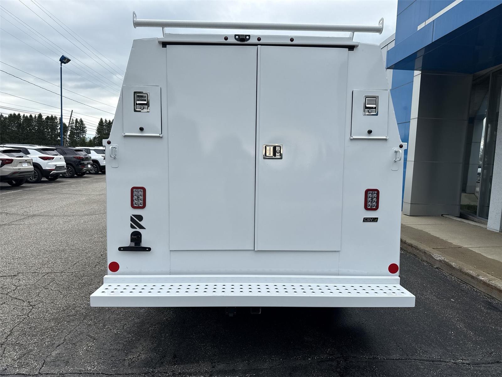 2026 Chevrolet Express Cutaway 3500 VAN 139 - 6
