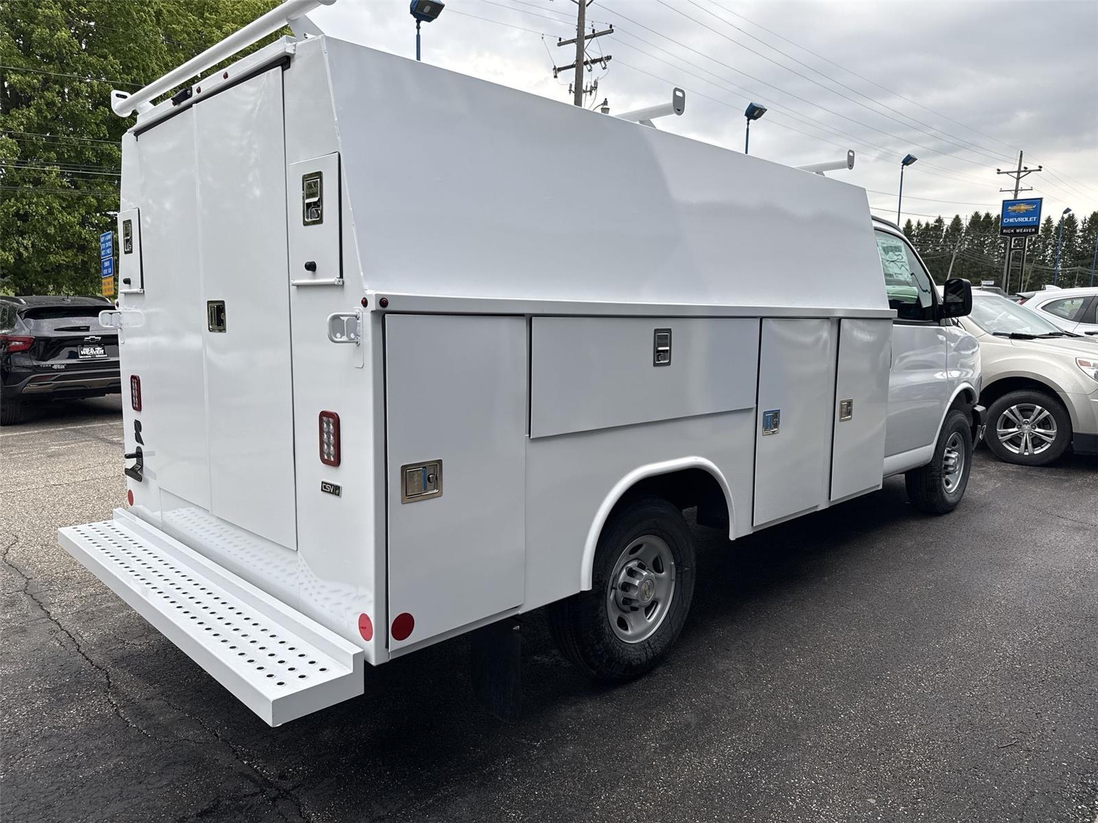 2026 Chevrolet Express Cutaway 3500 VAN 139 - 7
