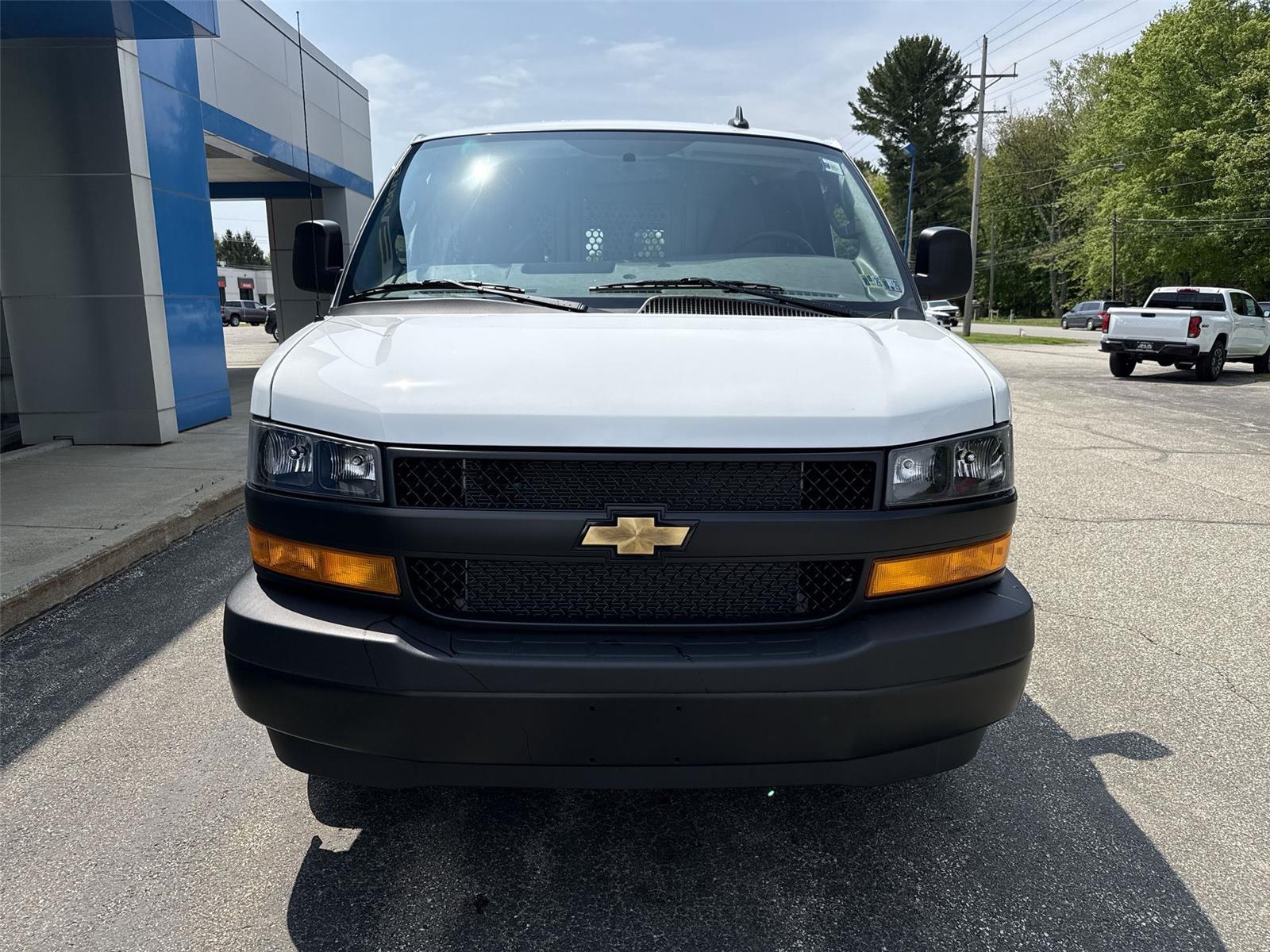 2025 Chevrolet Express Cargo Van RWD 2500 135 - 2