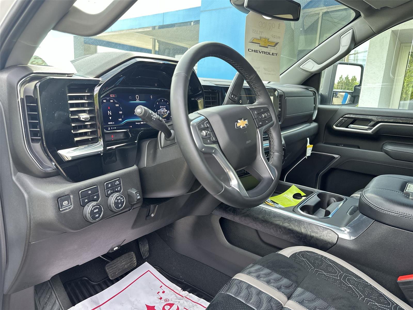 2025 Chevrolet Silverado 2500HD LT - 9