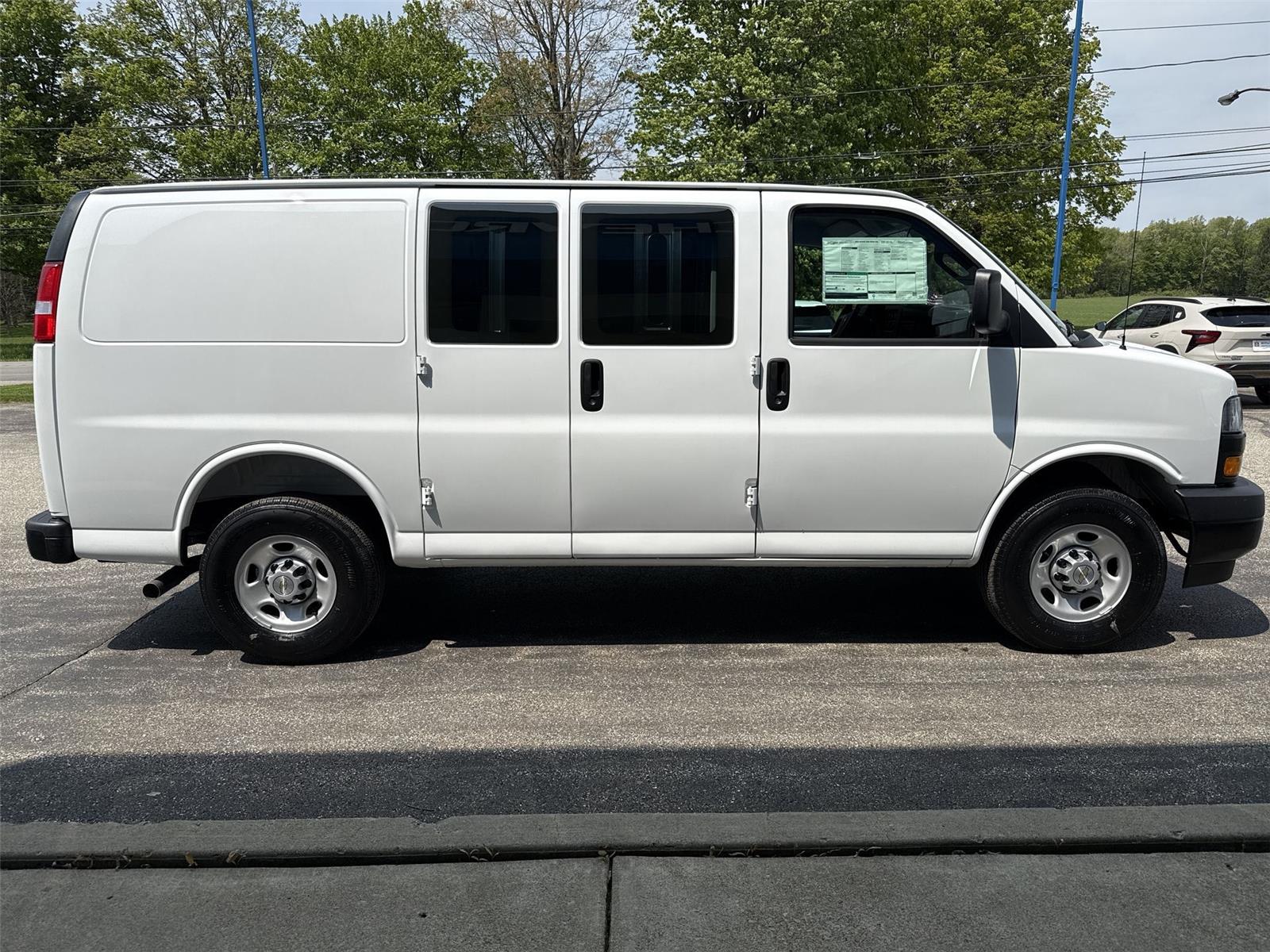 2025 Chevrolet Express Cargo Van RWD 2500 135 - 8