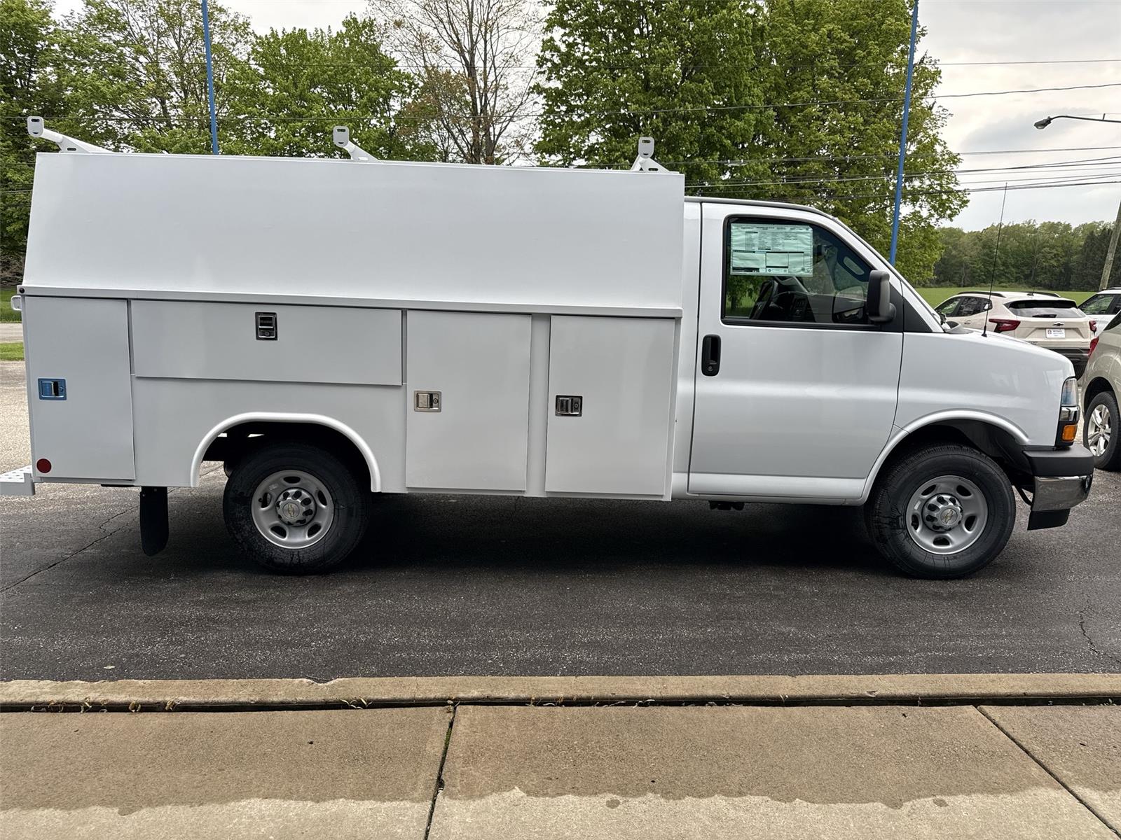 2026 Chevrolet Express Cutaway 3500 VAN 139 - 8