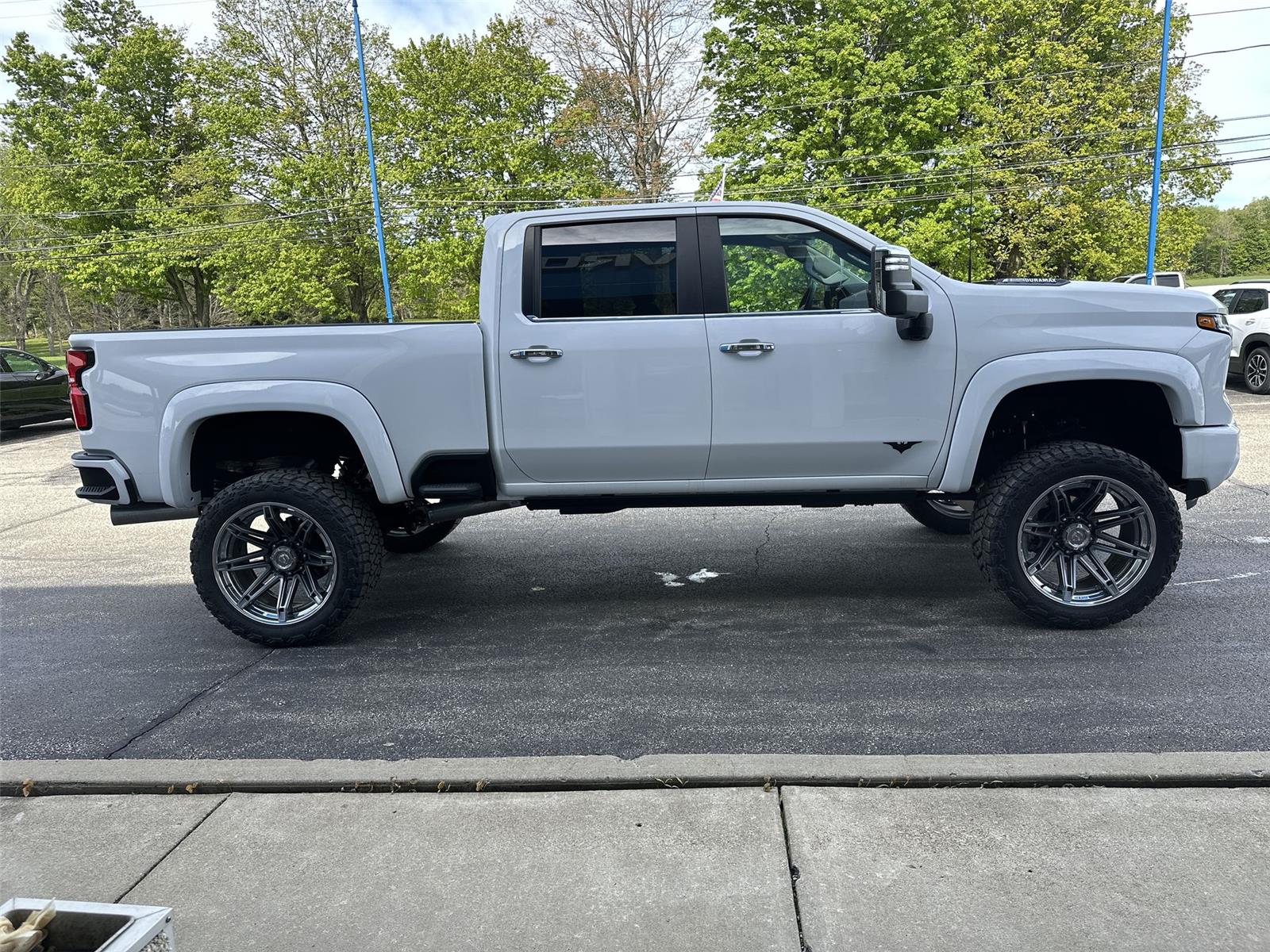 2025 Chevrolet Silverado 2500HD LT - 8