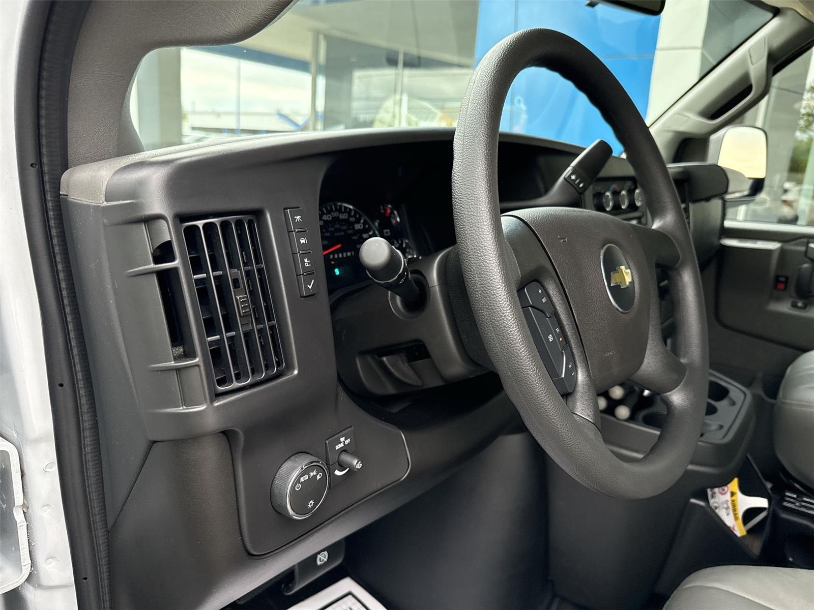 2026 Chevrolet Express Cutaway 3500 VAN 139 - 9