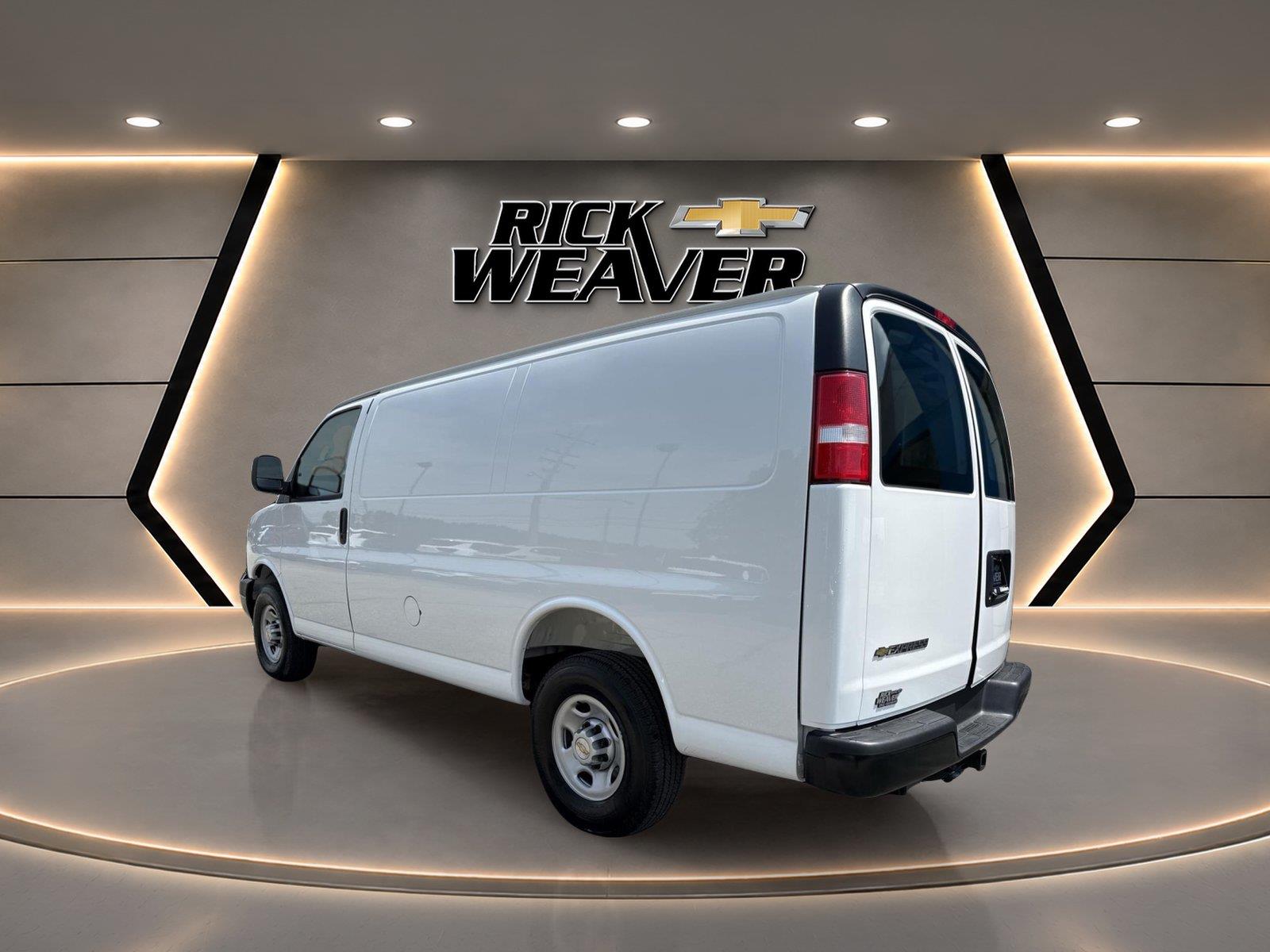 2025 Chevrolet Express Cargo Van RWD 2500 135 - 5