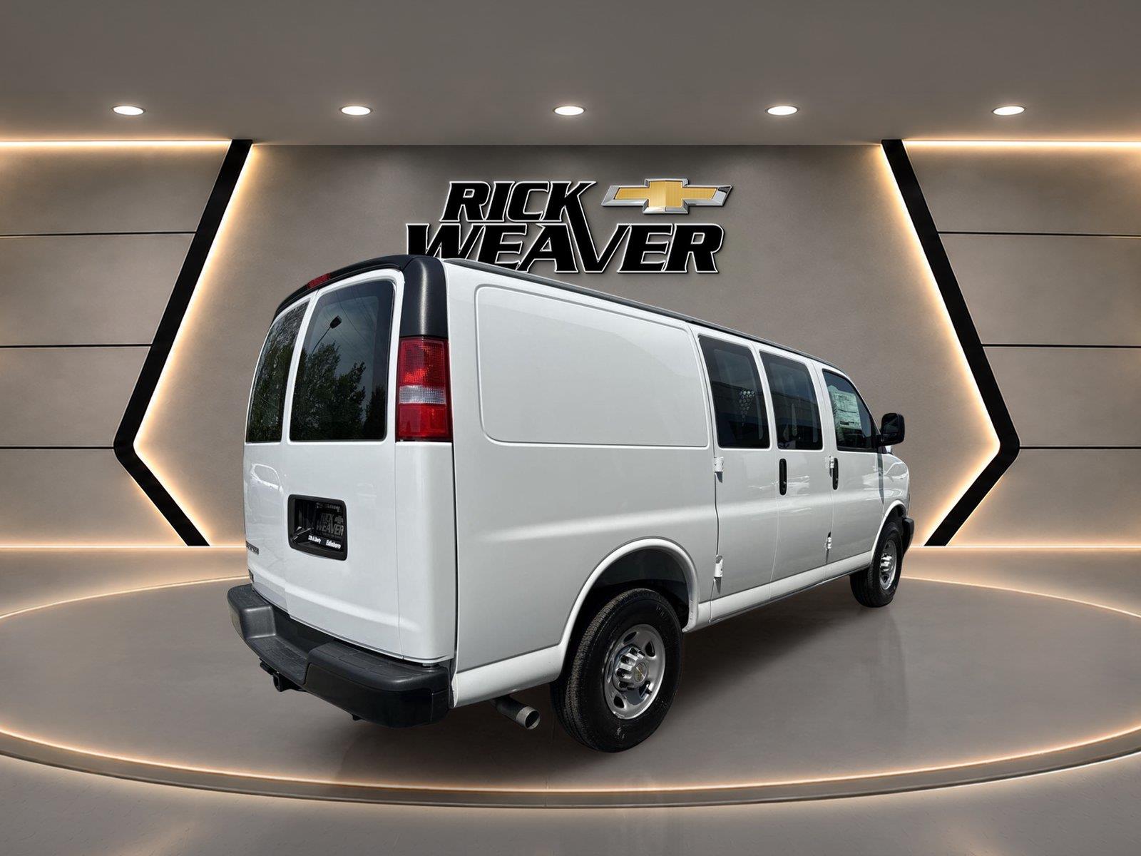 2025 Chevrolet Express Cargo Van RWD 2500 135 - 7