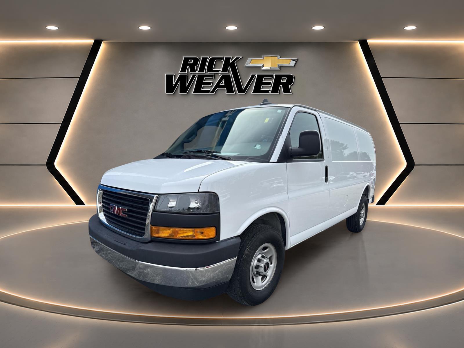 2024 GMC Savana Cargo Van TK - 3