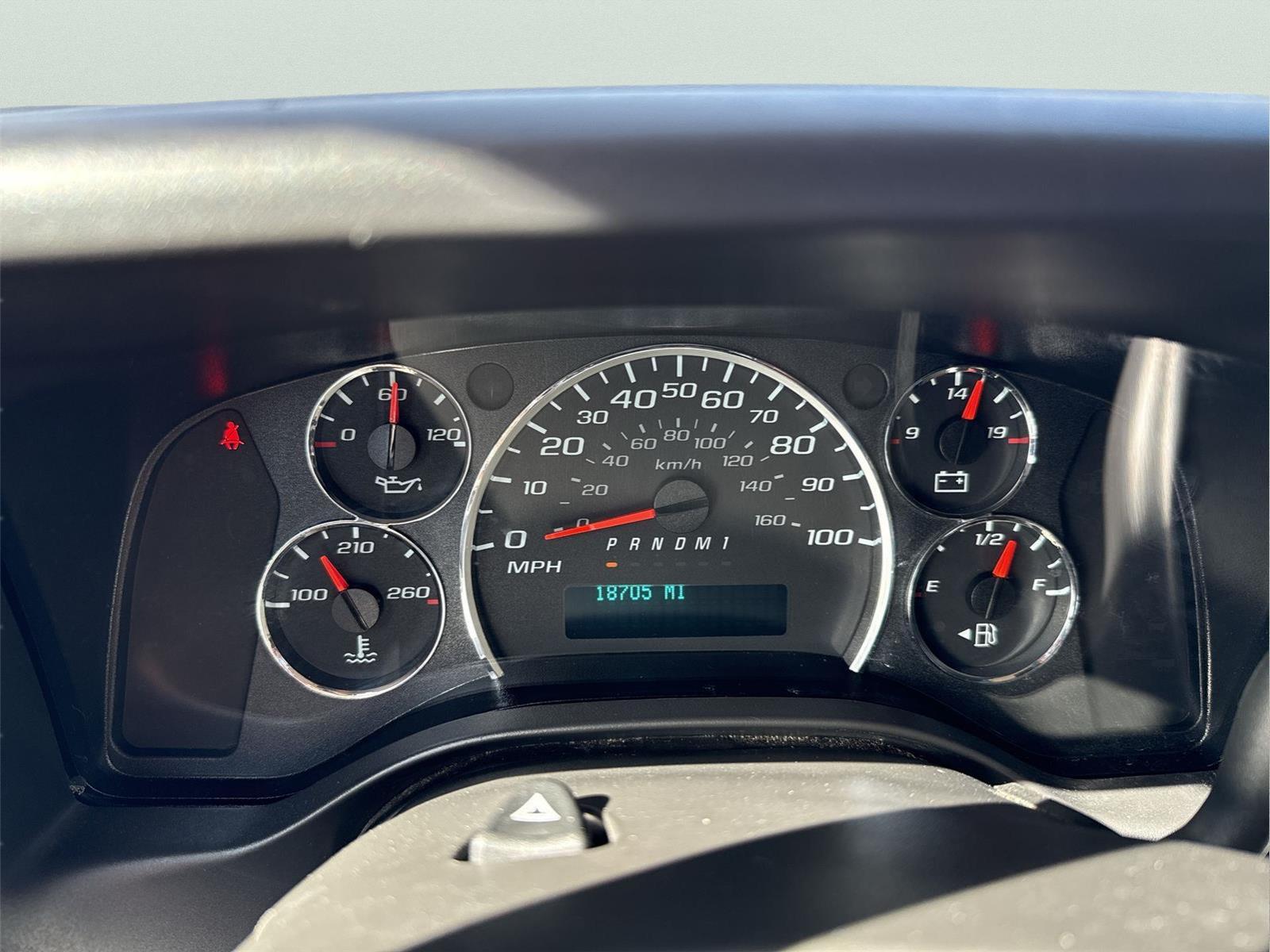 2024 GMC Savana Cargo Van TK - 10