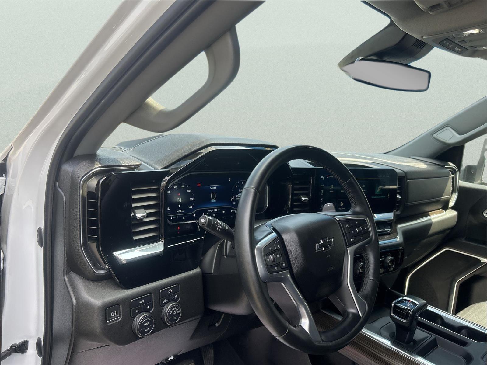 2023 Chevrolet Silverado 1500 RST - 9