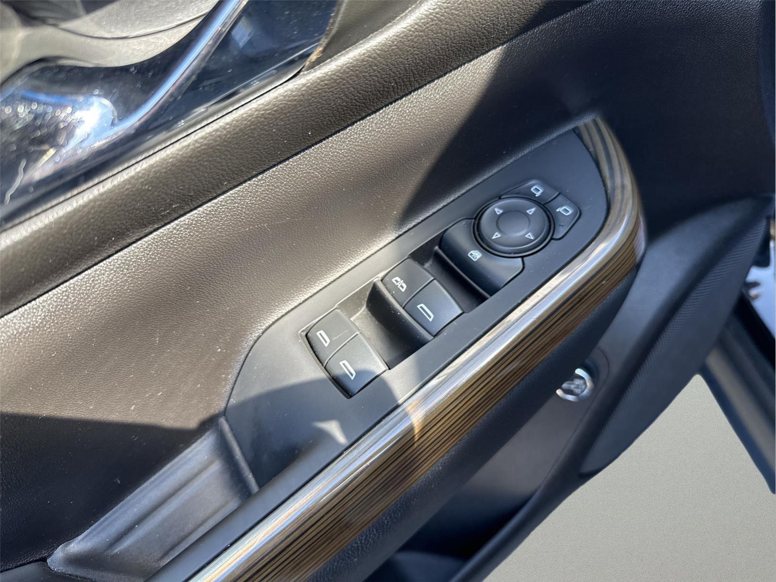 2023 GMC Acadia SLE at Altoona Honda