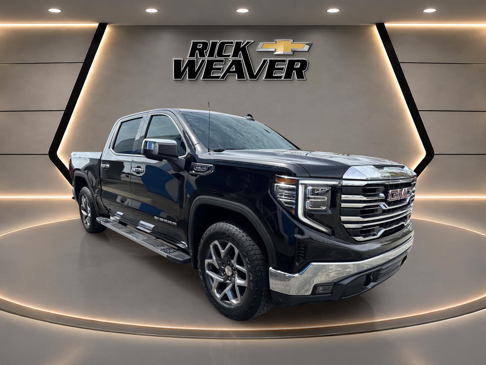 2022 GMC Sierra 1500 SLT - 1