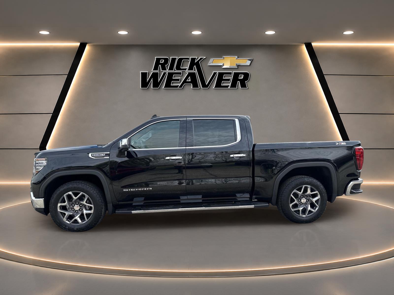 2022 GMC Sierra 1500 SLT - 4
