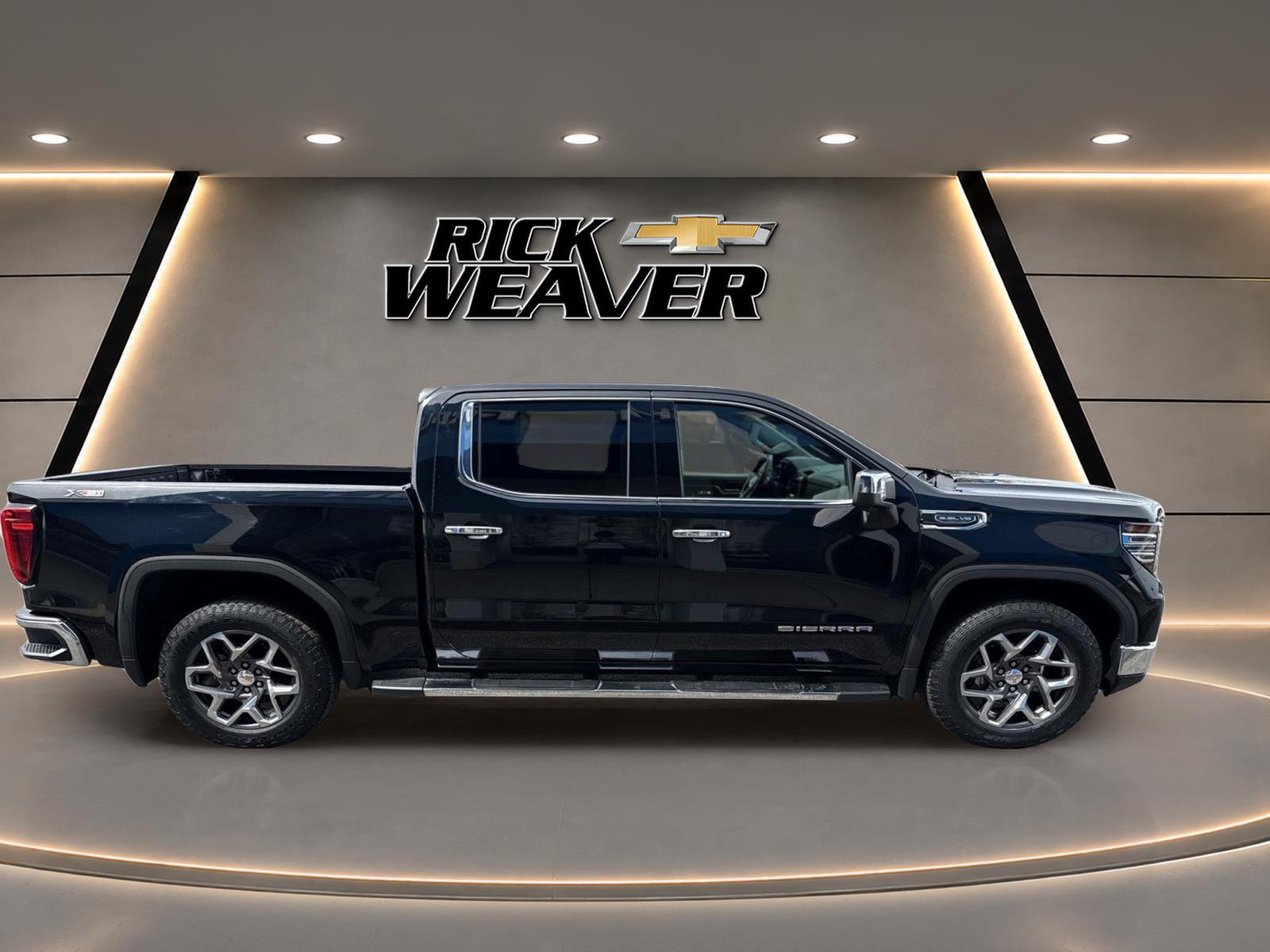 2022 GMC Sierra 1500 SLT - 8