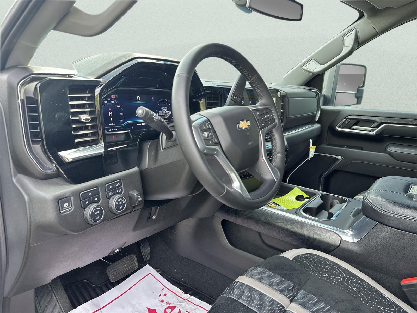 2025 Chevrolet Silverado 2500HD LT - 9