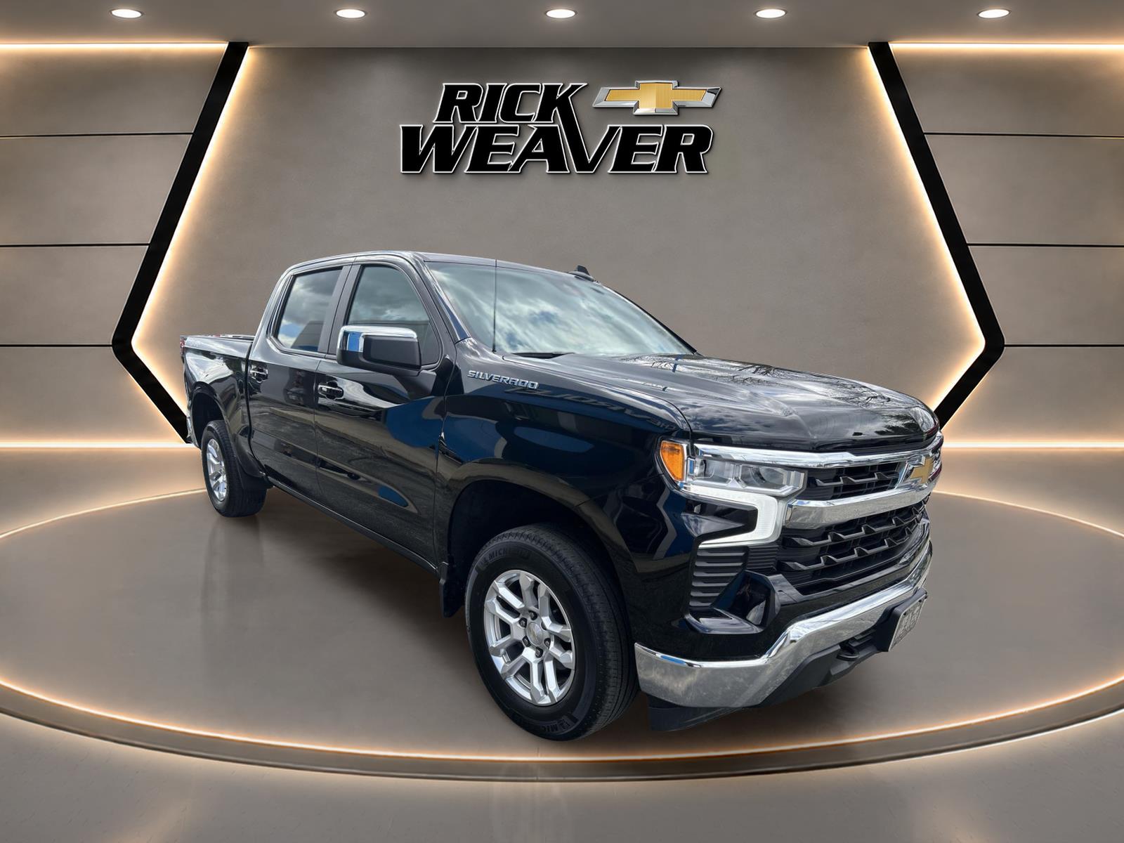 2023 Chevrolet Silverado 1500 LT - 1