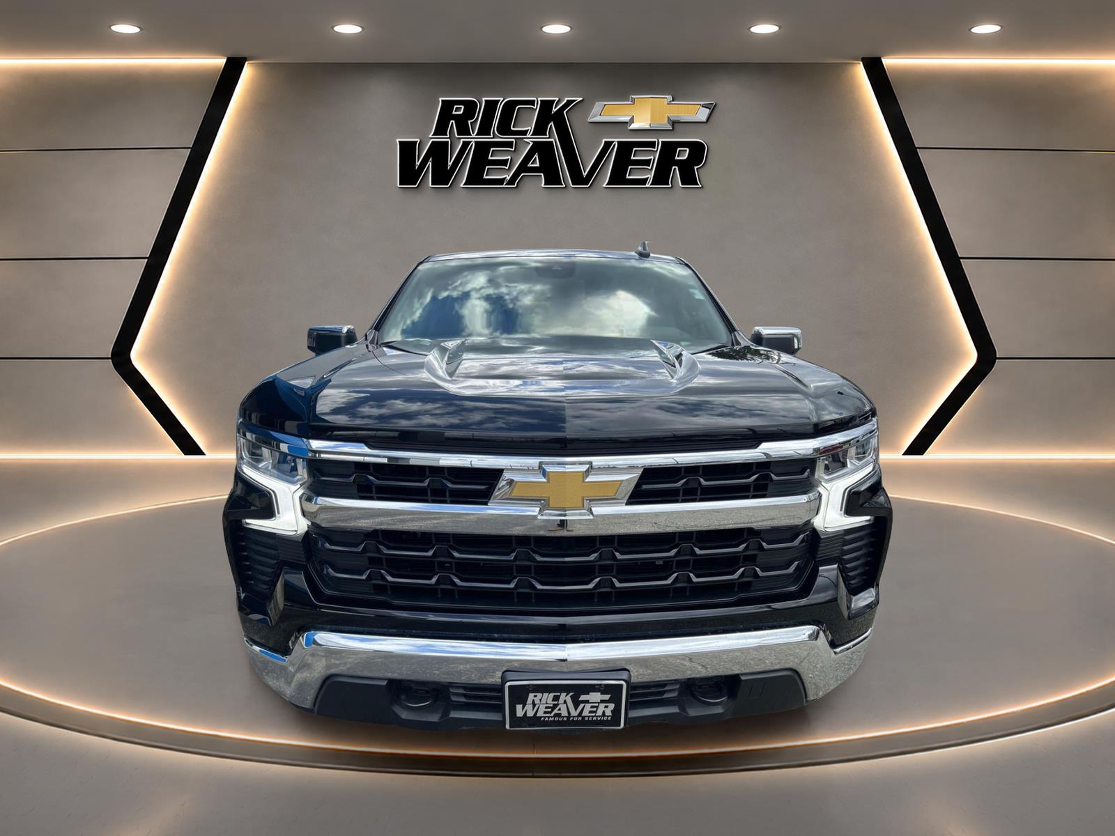 2023 Chevrolet Silverado 1500 LT - 2