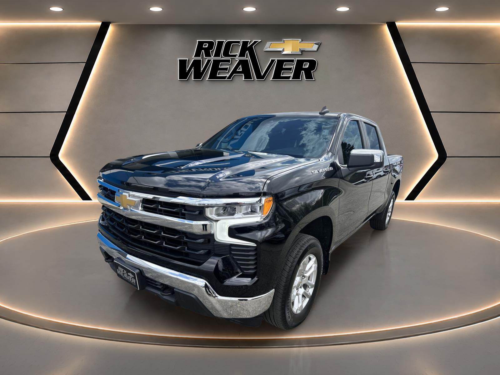 2023 Chevrolet Silverado 1500 LT - 3