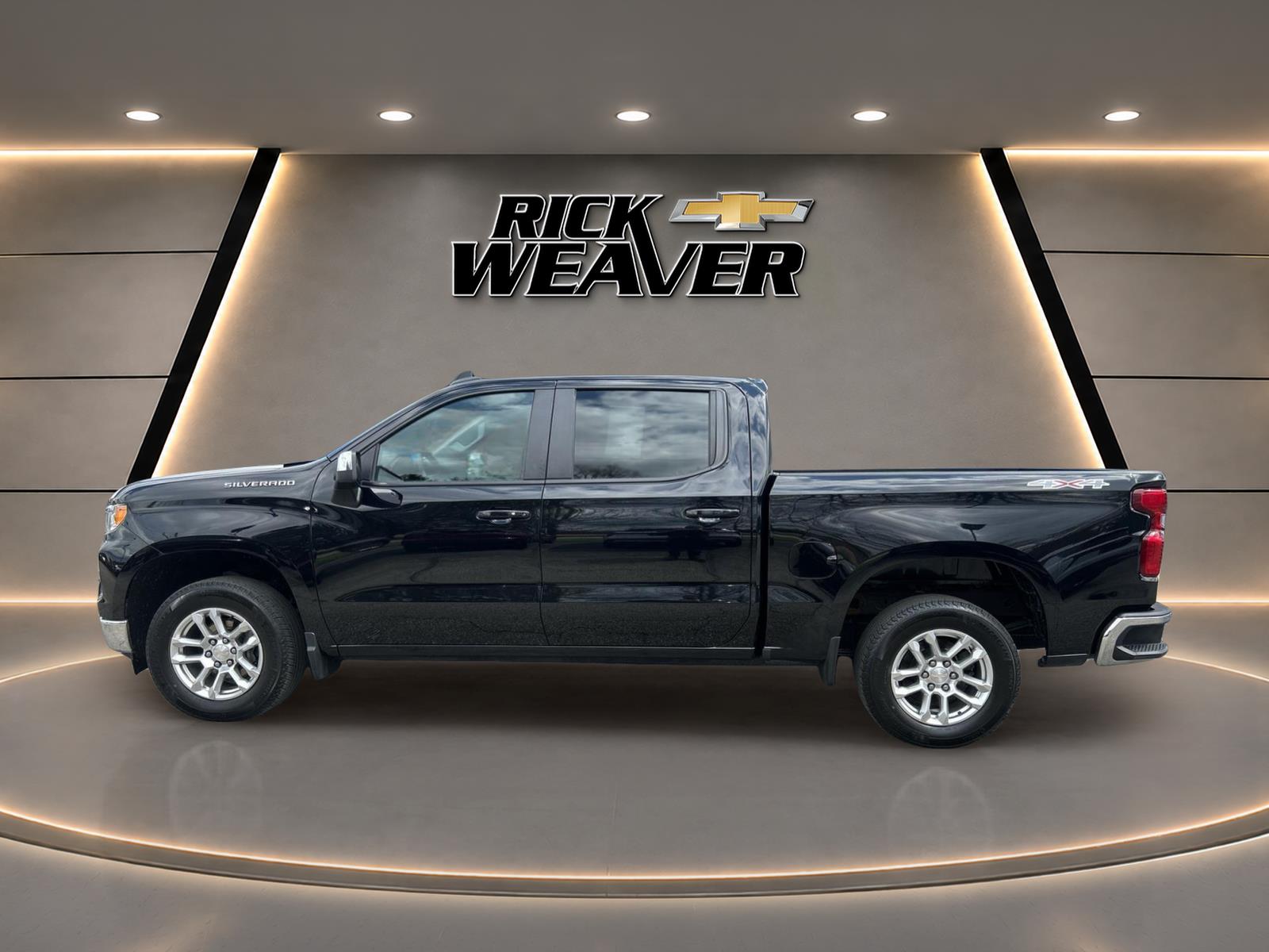 2023 Chevrolet Silverado 1500 LT - 4