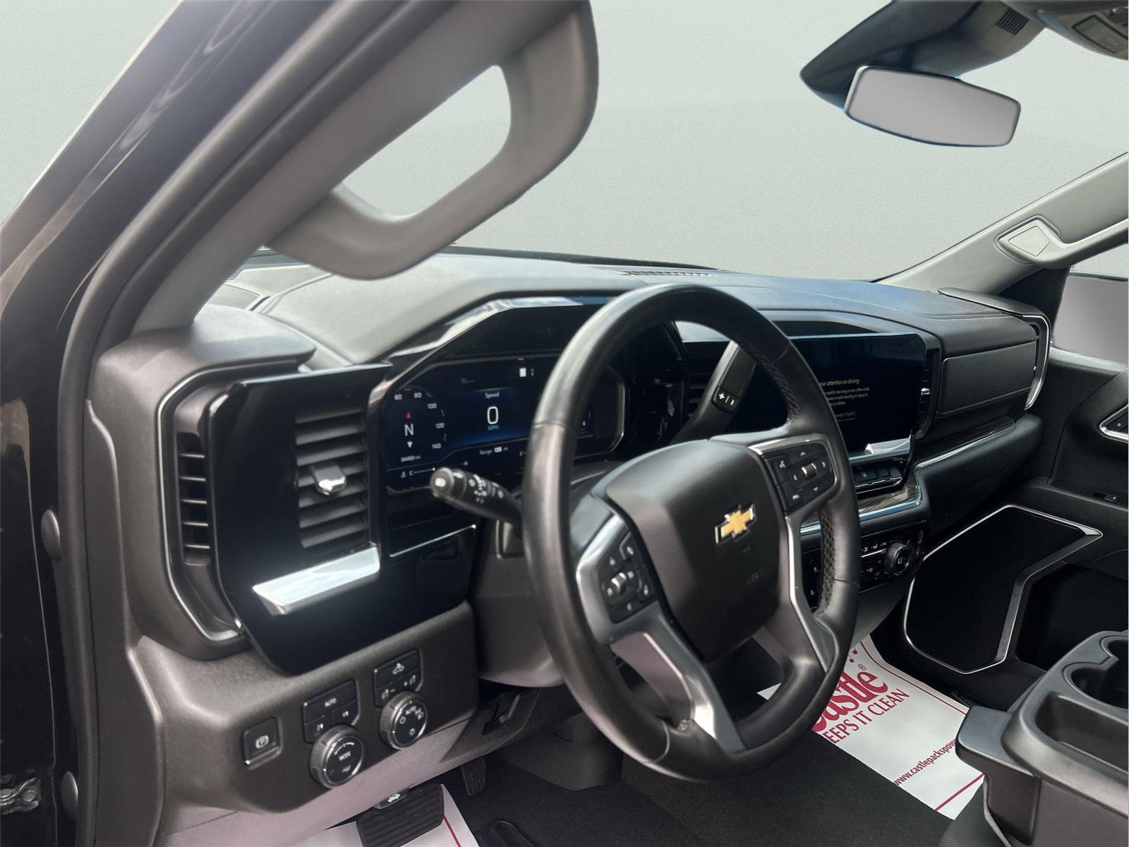 2023 Chevrolet Silverado 1500 LT - 9