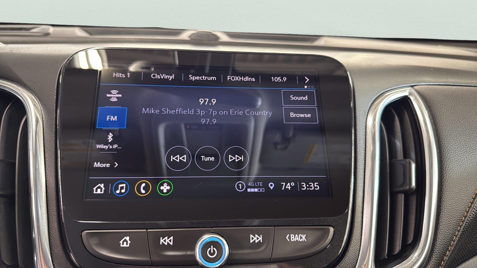 2022 Chevrolet Equinox Premier at Braxton Motor Co