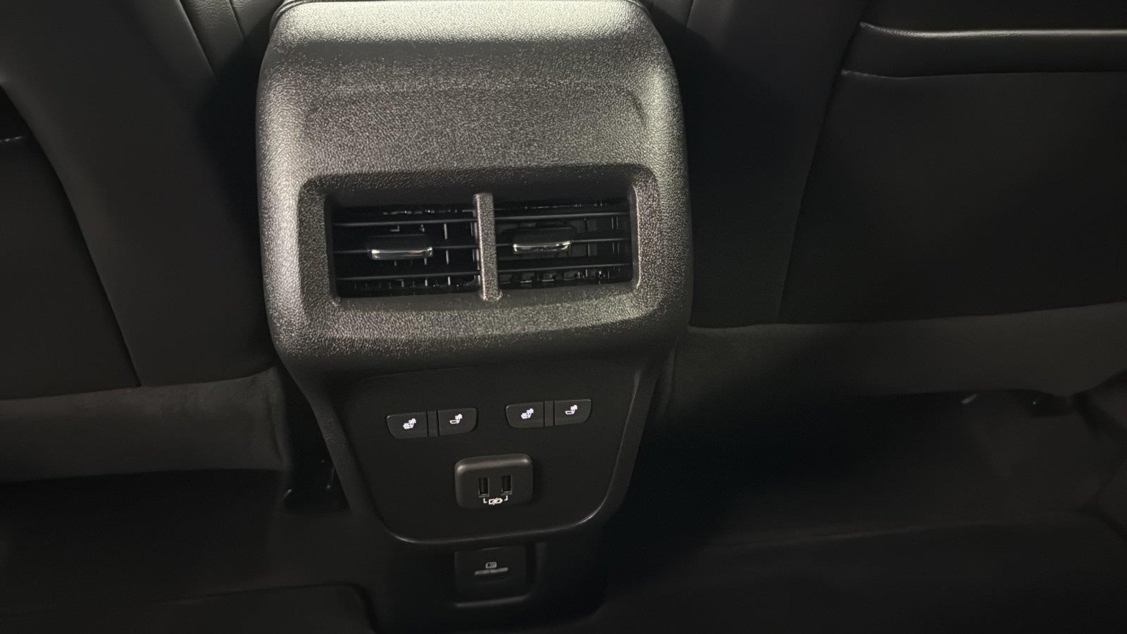2022 Chevrolet Equinox Premier at Braxton Motor Co