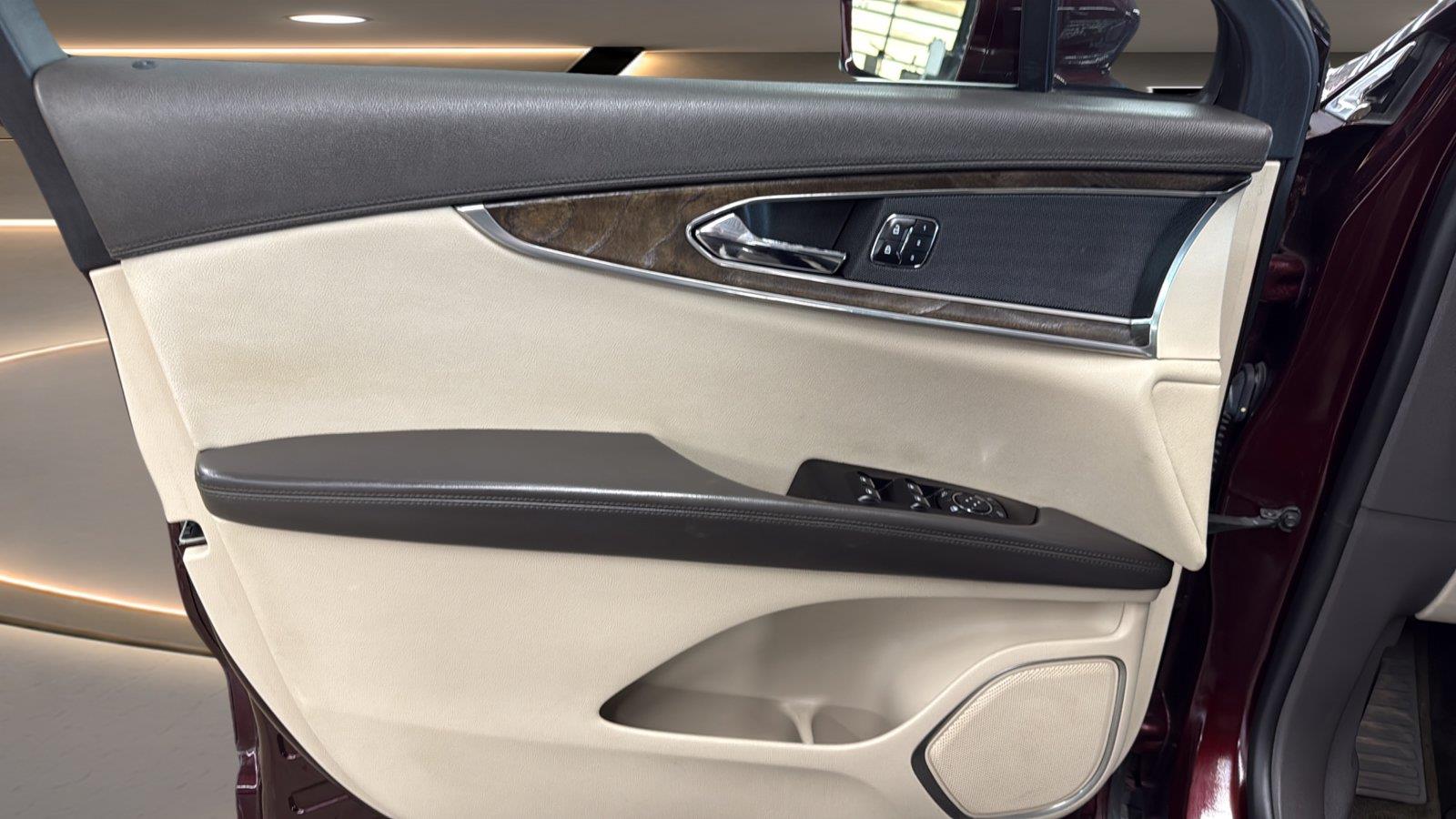 2017 LINCOLN MKX  at Diehl Automotive