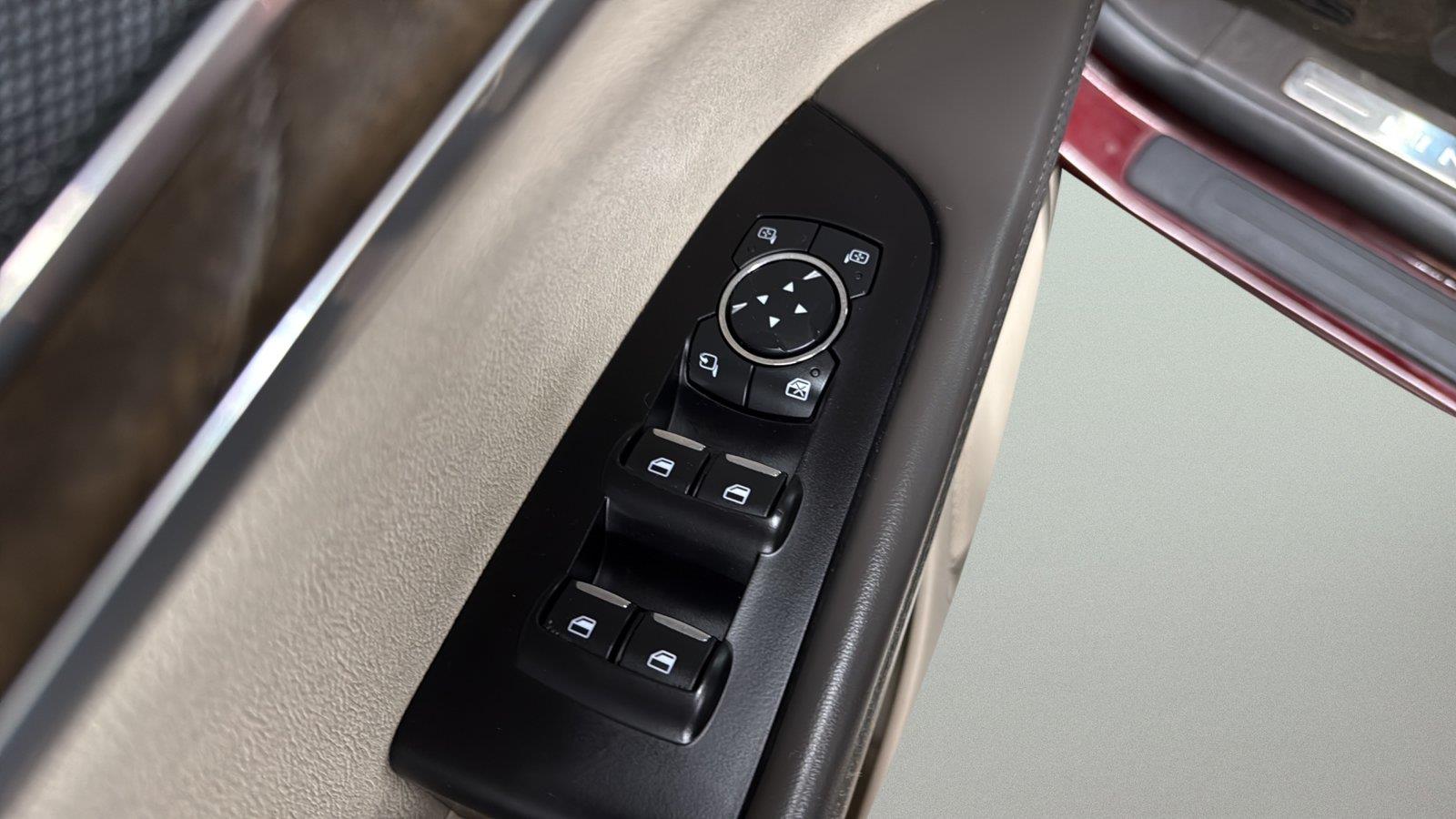 2017 LINCOLN MKX  at Diehl Automotive