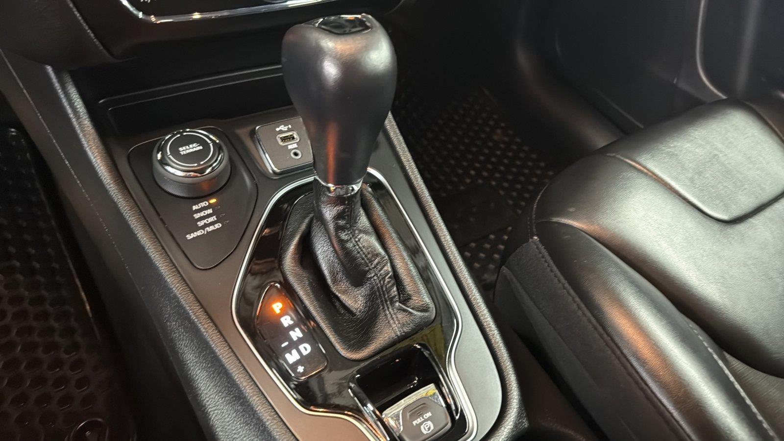 2019 Jeep Cherokee Altitude - 10