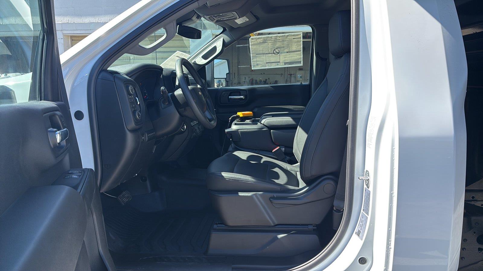 2026 Chevrolet Silverado 3500HD CC Work Truck - 5