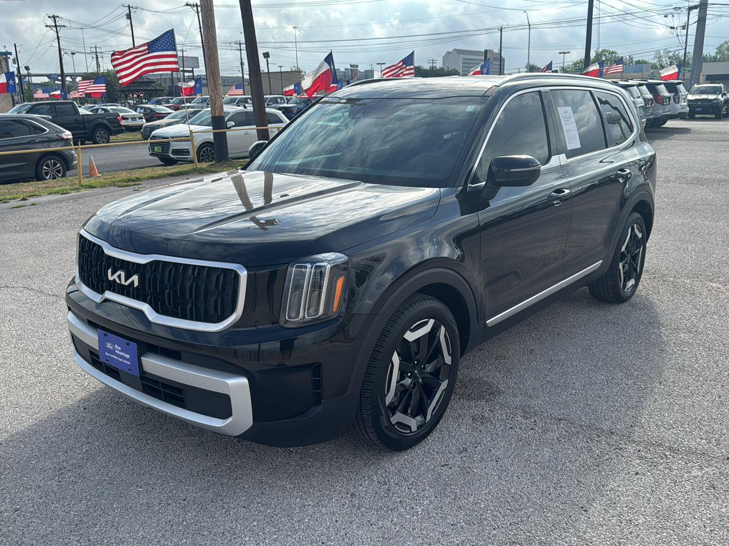 View vehicle photo 3